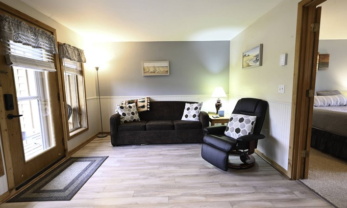 Mancelona Condo | 1 bdrm. 1 bath. NEW mattress, MOUNTAIN VIEW! Close to Lakes, Pool.