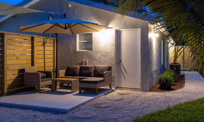 River Oaks House | 1 Bed/1 Bath Near Marina & Beaches