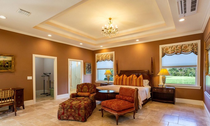 Rural Estates House | 1 bed / 1 bath Suite 11 in Naples, FL Bed & Breakfast. Fully furnished with amenities.