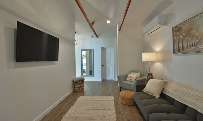 Yuba City Apartment | 1 Bed/1 Bath Yuba's Parkview ADU