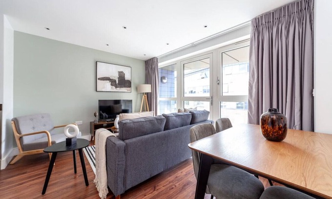 Highbury West Apartment | 1 Bed Apartment in Highbury with Balcony