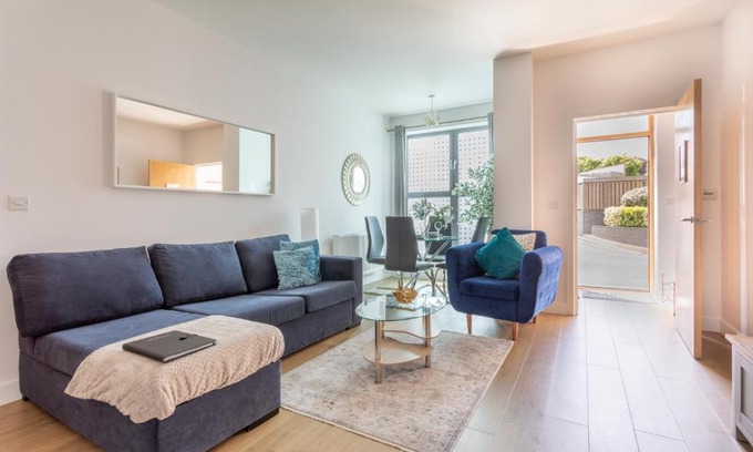 Redhill Apartment | 1 Bed Apartment - Redhill Central, Surrey, Gatwick #1