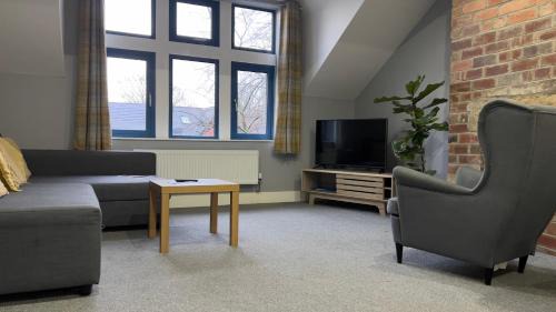 Chapeltown Apartment | 1 bed Apt close to Leeds Arena Sleeps up to 4 people F6