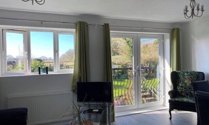 Griffydam Apartment | 1 Bed Apt- Rural Views- Juliette Balcony - Parking