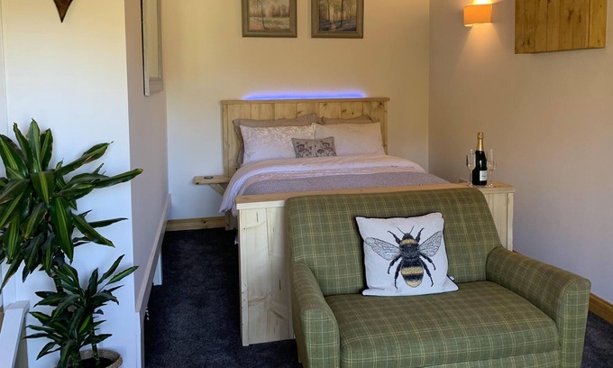 Loughborough House | 1 bed barn farm stay