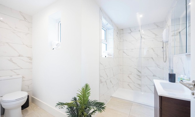Broad Green Apartment | 1 Bed Flat | Central Croydon | Sleeps 4 | Workers | Families