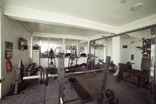 Lekki Phase 1 House | 1-Bed Flat - Lekki Phase 1 - Pool - Spa - Balcony