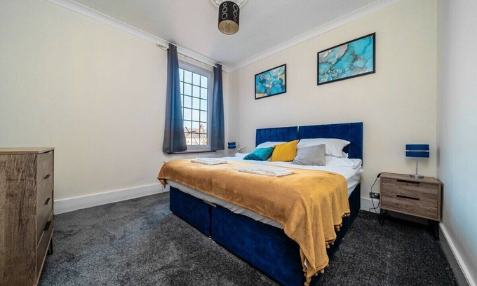 Wanstead Apartment | 1 Bed Flat Wanstead E11 2PF | Save 10% LongStay | Contractors | Wi-Fi | Sleeps4 | Parking