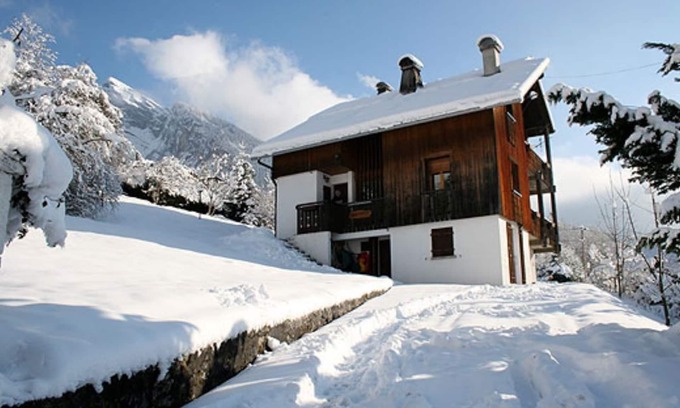 Samoens House | 1 Bed ground floor apartment in detached private chalet