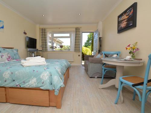 Bridport House | 1 Bed in Charmouth 41890