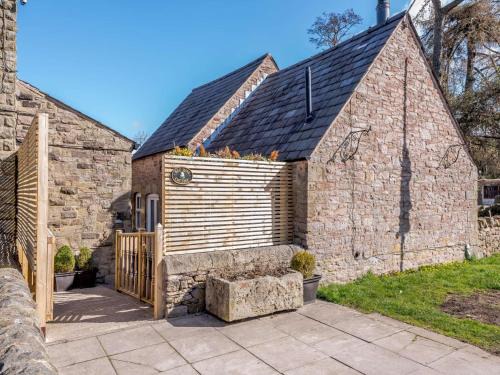 Combs House | 1 Bed in Combs PK682