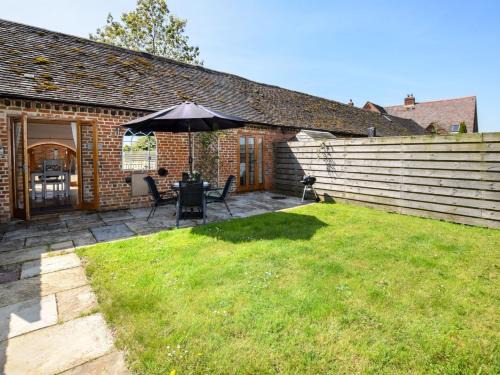 Pitchcombe House | 1 Bed in Evesham 89306