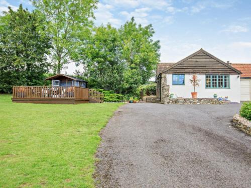 Axminster House | 1 Bed in Lyme Regis WHOUS