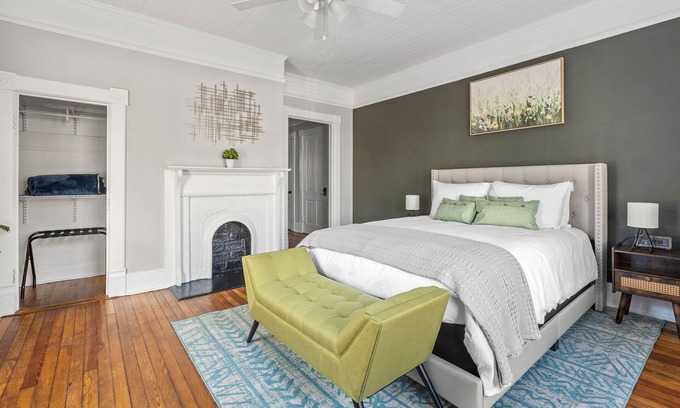 Columbia Apartment | 1 Bed Luxury Downtown Columbia (Elmwood Park)