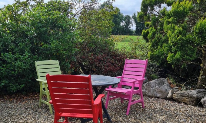Leinster Apartment | 1 Bed retreat-Sleeps 2-Secure parking-Garden