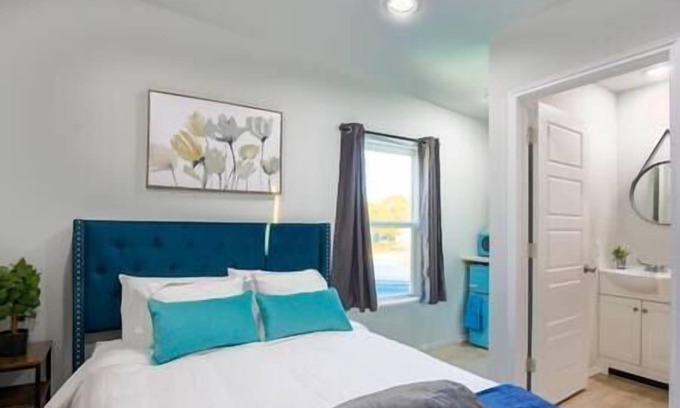 Canyon Lake House | 1 Bed | Waterfront Retreat by Whitewater Ampthitheatr | 2B, Waterfront Retreat by Whitewater Ampthit