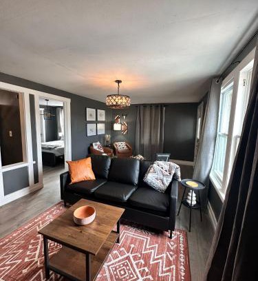Russell House | 1 Bed1 Bath Condo Wkitchenlr-sleeps Up To 4pp