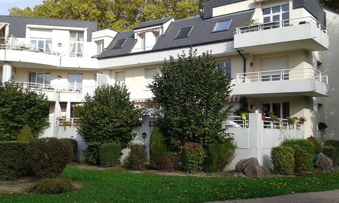Illkirch-Graffenstaden Apartment | 1 Bedroom Apartment in Illkirch-Graffenstaden