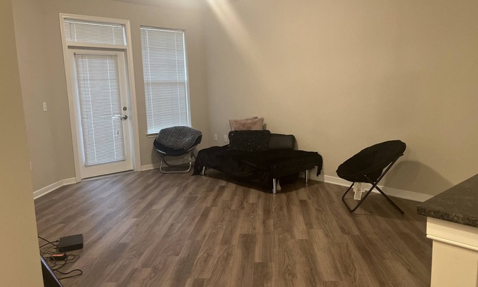 Pasadena Apartment | 1 bedroom 1 bath 10-15 minutes to Maryland live Casino . KITCHEN.
