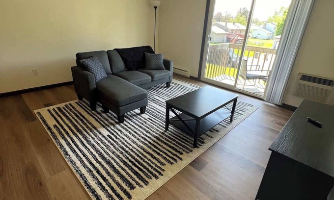 Sun Prairie Apartment | 1 Bedroom - 1218 Canterbury Ct