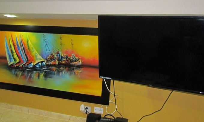 Lalinde Apartment | 1 bedroom AC 1 block from Park Poblado. Park lleras 3 blocks away.