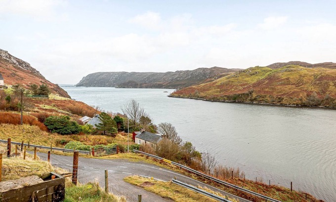 Lewis and Harris Cottage | 1 bedroom accommodation in Grabhair, Isle of Lewis