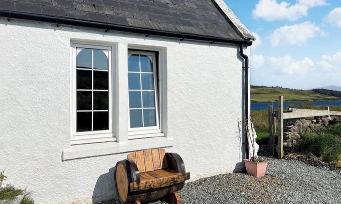 Suladale Cottage | 1 bedroom accommodation in Skeabost Bridge