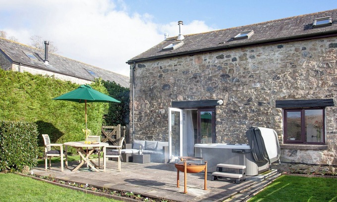Clearbrook Cottage | 1 bedroom accommodation in Cadover Bridge