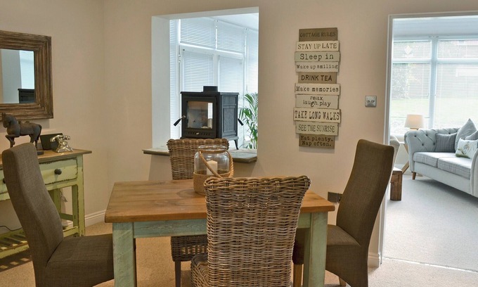 Potter Brompton Cottage | 1 bedroom accommodation in Foxholes, near Scarborough