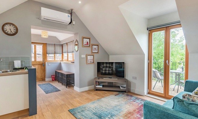 Castle Bytham Cottage | 1 bedroom accommodation in Castle Bytham, near Stamford