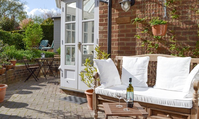 Cuckfield Cottage | 1 bedroom accommodation in Cuckfield, near Haywards Heath