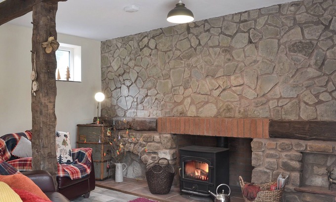 Farlow Cottage | 1 bedroom accommodation in Farlow, near Ludlow