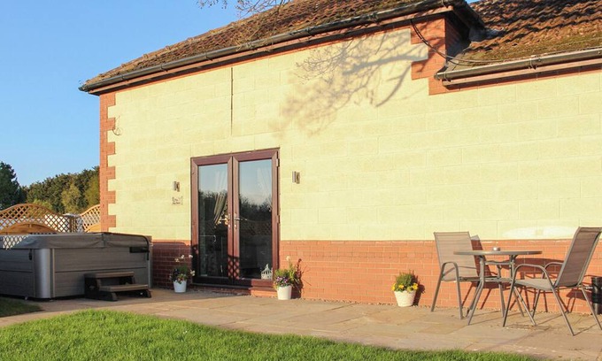 Kirk Sandall Cottage | 1 bedroom accommodation in Hatfield Woodhouse, Nr. Doncaster