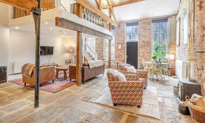 Sutton Cottage | 1 bedroom accommodation in Langley, near Macclesfield