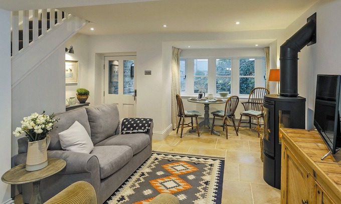 Stocksmoor Cottage | 1 bedroom accommodation in Shelley, near Huddersfield