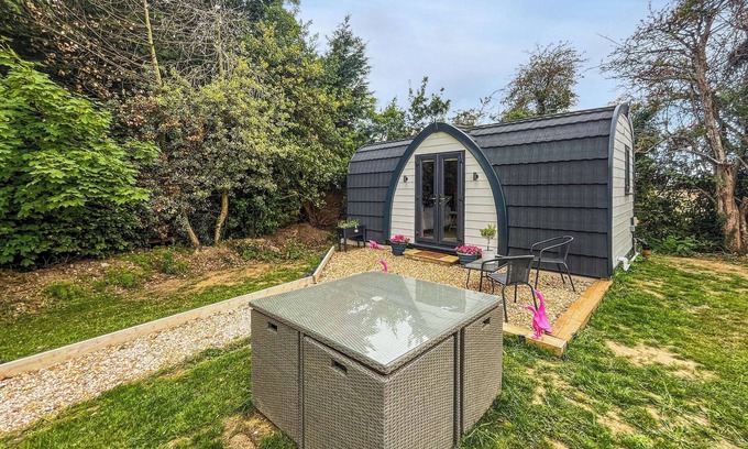 Tangmere Cottage | 1 bedroom accommodation in Chichester