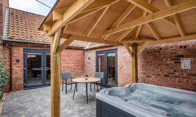 Mansfield Cottage | 1 bedroom accommodation in Edwinstowe