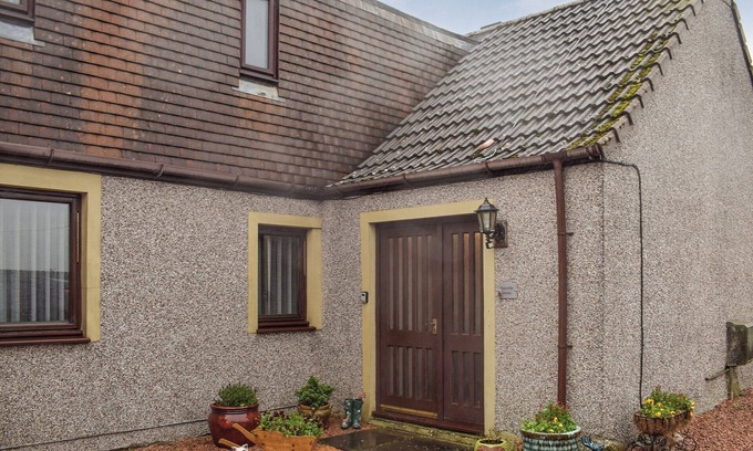 Glenrothes Cottage | 1 bedroom accommodation in Star, near Glenrothes