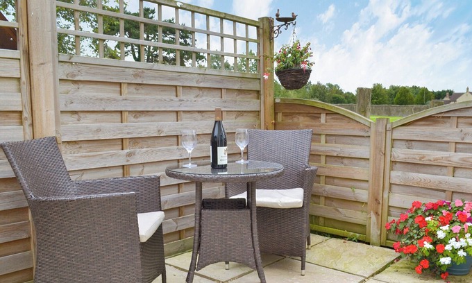 Malmesbury Cottage | 1 bedroom accommodation in Corston, near Malmesbury