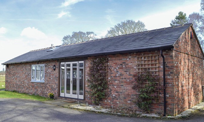 Tatton Park Cottage | 1 bedroom accommodation in Lower Withington, near Knutsford