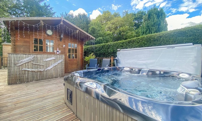 Hilperton Cottage | 1 bedroom accommodation in Trowbridge