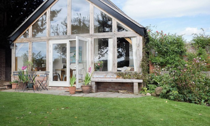 Marbury Cottage | 1 bedroom accommodation in Marbury, near Whitchurch
