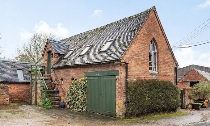 Ashbourne Cottage | 1 bedroom accommodation in Shirley, near Ashbourne