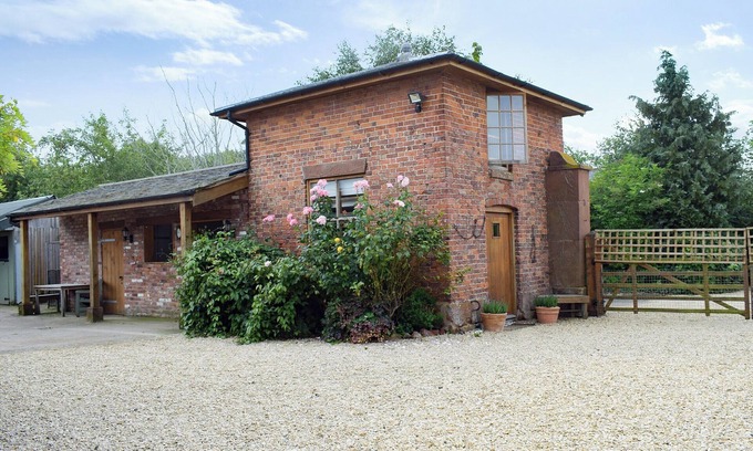 Felton Cottage | 1 bedroom accommodation in Baschurch
