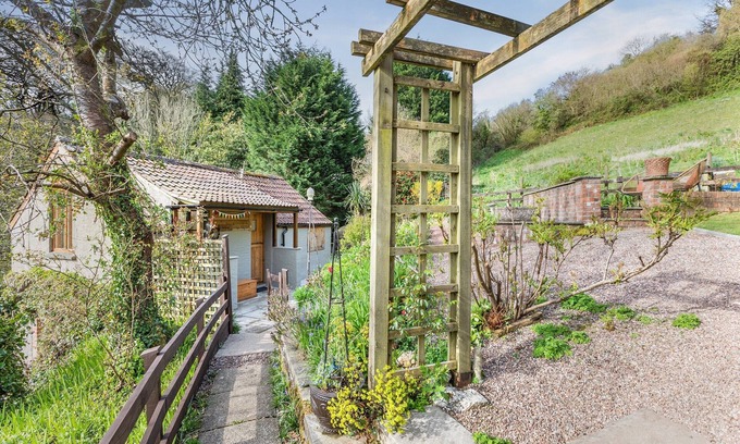Berrynarbor Cottage | 1 bedroom accommodation in Berrynarbor, near Ilfracombe