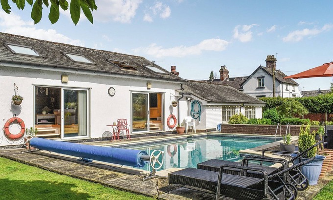 Hale Village Cottage | 1 bedroom accommodation in Hale Village, near Liverpool