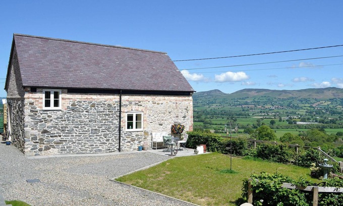 Llanychan Cottage | 1 bedroom accommodation in Llanrhaeadr, near Denbigh