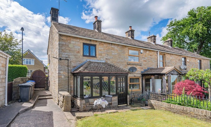 Hoylandswaine Cottage | 1 bedroom accommodation in Sheffield
