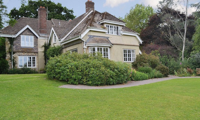 Axminster Cottage | 1 bedroom accommodation in Dalwood, near Axminster