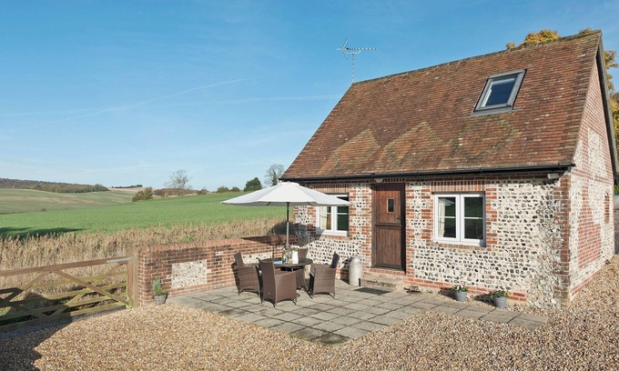 East Meon Cottage | 1 bedroom accommodation in East Meon